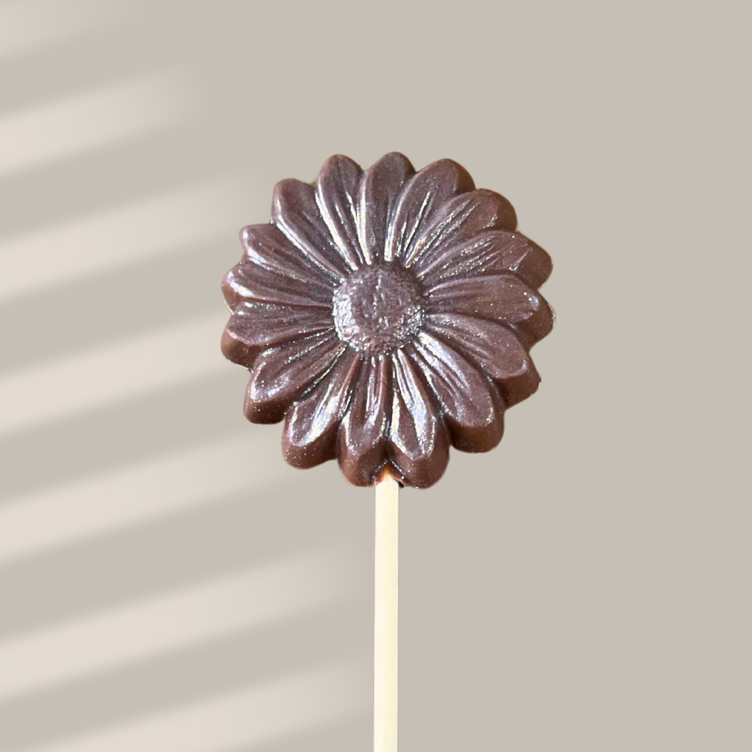 Cocoa Beau Flower Chocolate Lolly